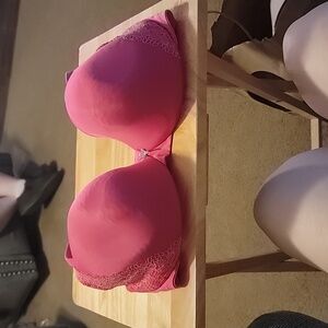 Never worn Cacique bra size 40F